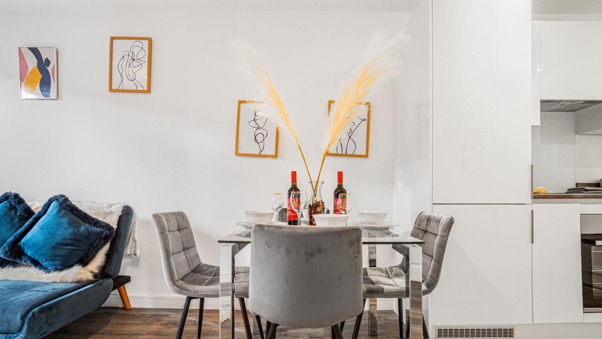 Апартаменты Oceanic Bliss: 2 Bed 2 Bath + Free Park + Netflix Бирмингем Экстерьер фото